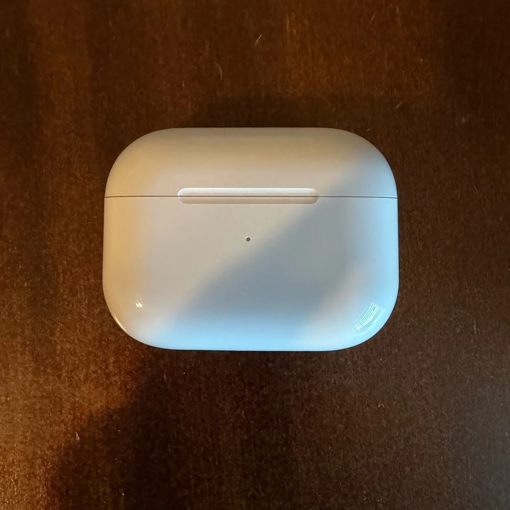 Apple AirPods Pro (White) Wireless Noise-Cancelling Earbuds
